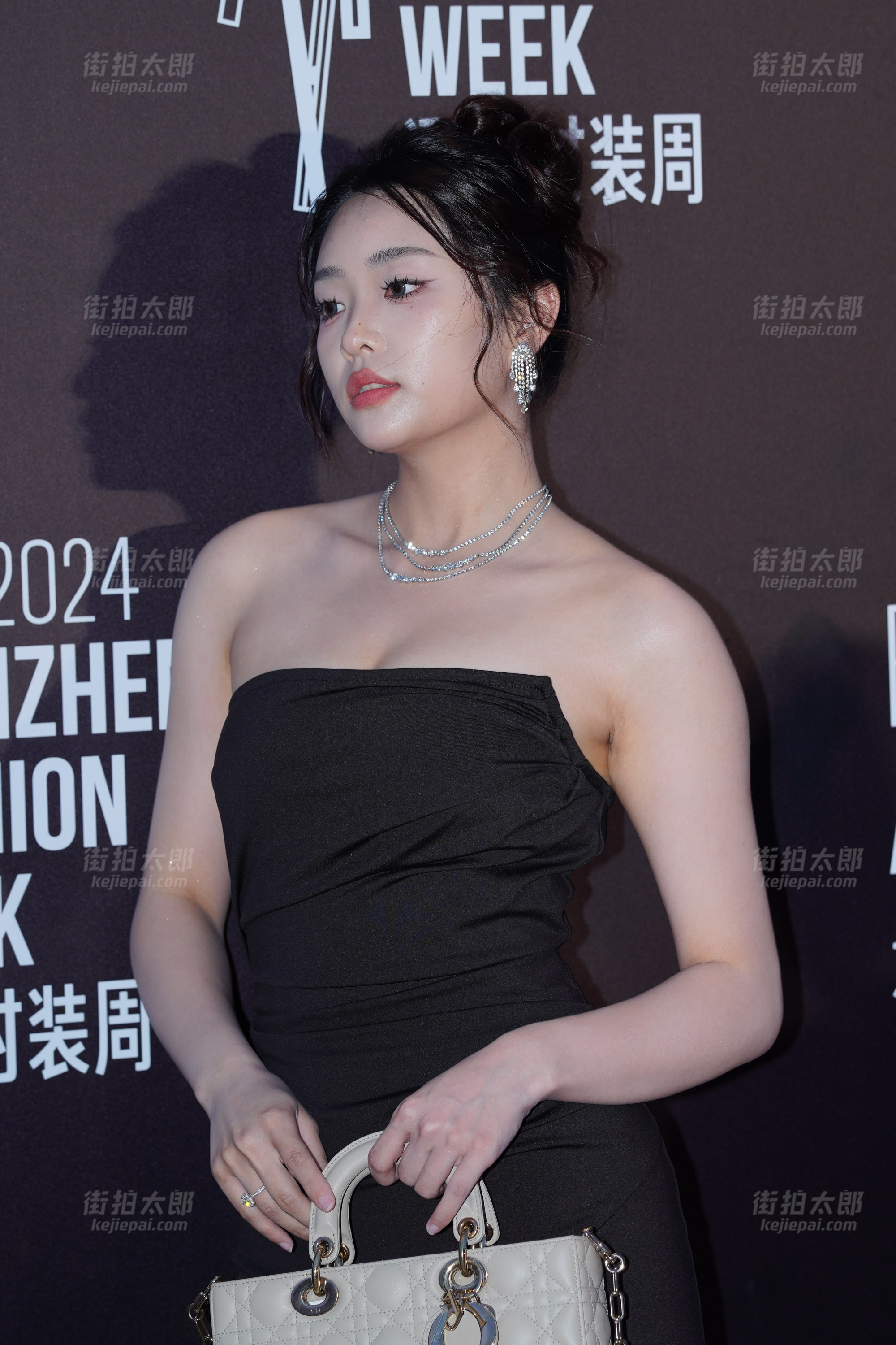 240414-30发魔镜.jpg
