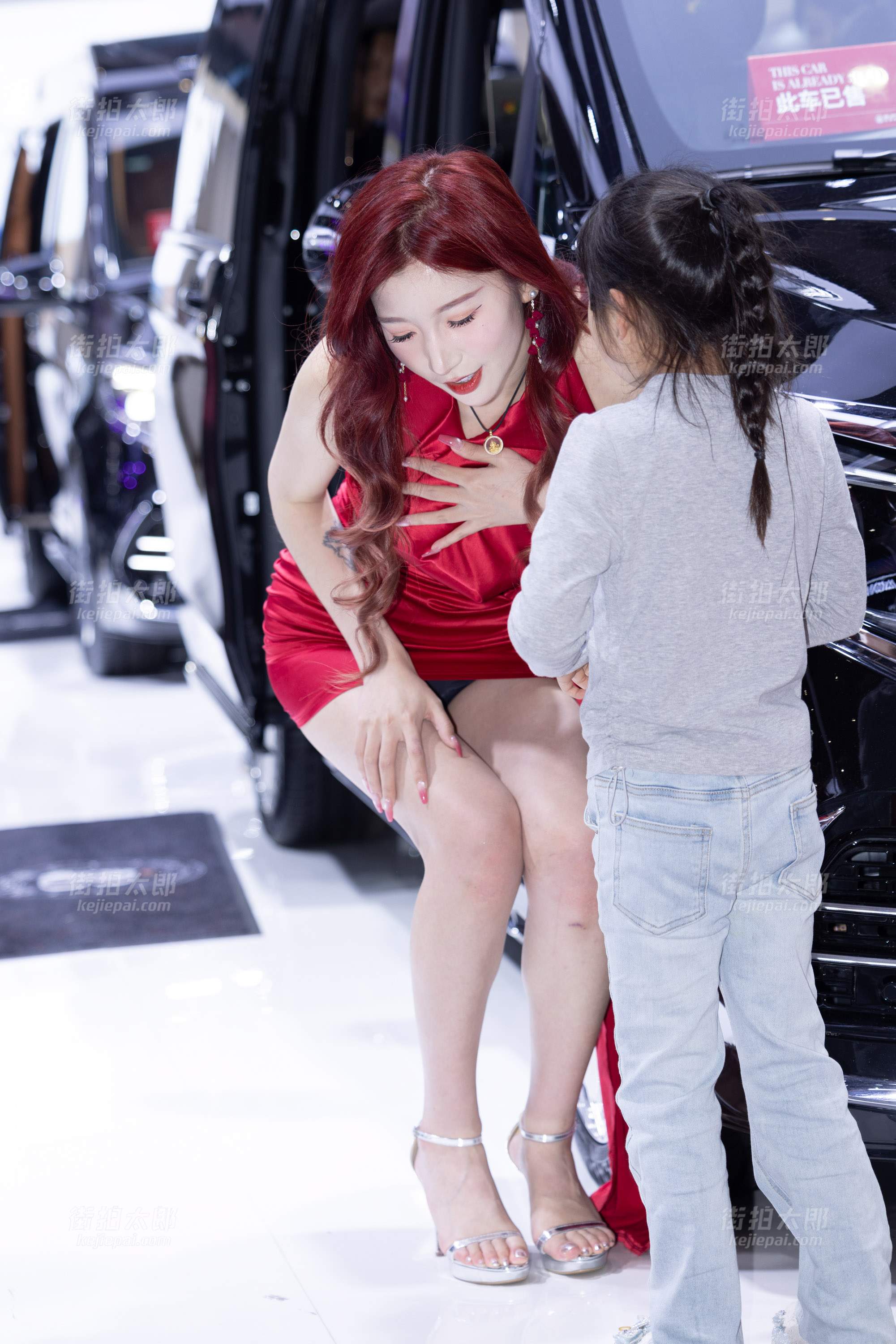 LB348-42P上海车展-唇红齿白的百万网红香菜ting微露春光