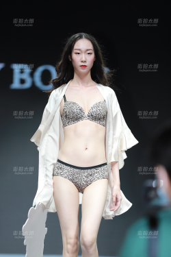 某商场MY BODY内衣秀-8位模特演绎365P