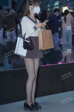 可爱黑丝美眉221010-13 240p+视频5分钟
