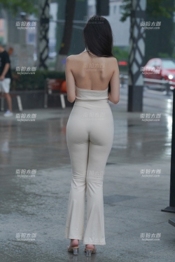 2022.6.10白洁少妇 银光耀眼 照片900p+视频26分46秒