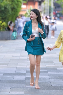 西服美女 21-08-18-60P