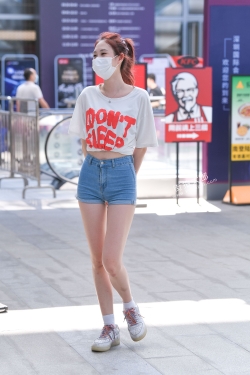 紧身热裤美女 21-05-08-156P
