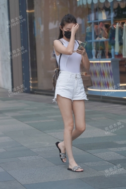 长腿姐姐 220803-9 110p+视频