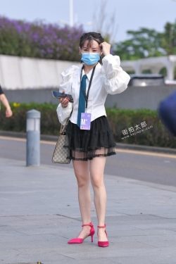 黑裙红鞋 21-10-31-53P