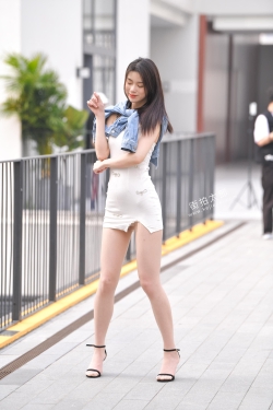 白色吊带包臀裙丝袜图片+视频 21-03-12-321P