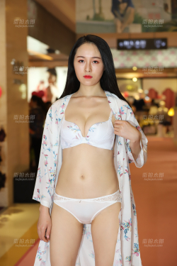 某商场内衣泳衣睡衣秀打包合集268P