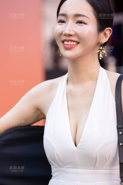 LB272-107P 上海时装周-性感深V大奶露背少妇