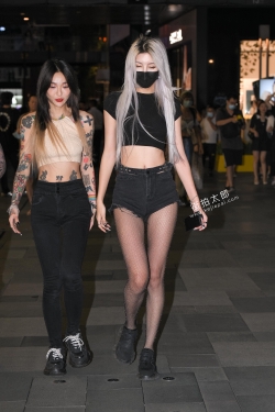 热裤黑丝网袜 21-09-05-151P