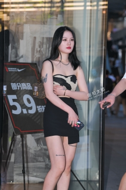 裹胸美腿美女-86 21-07-25-86P