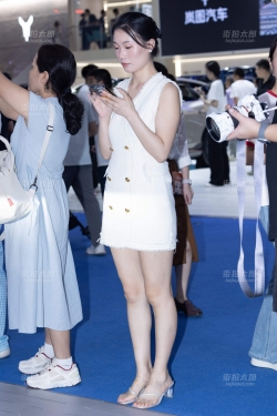 LB261-79P 成都车展-超白皙美腿透明凉高跟极品少妇