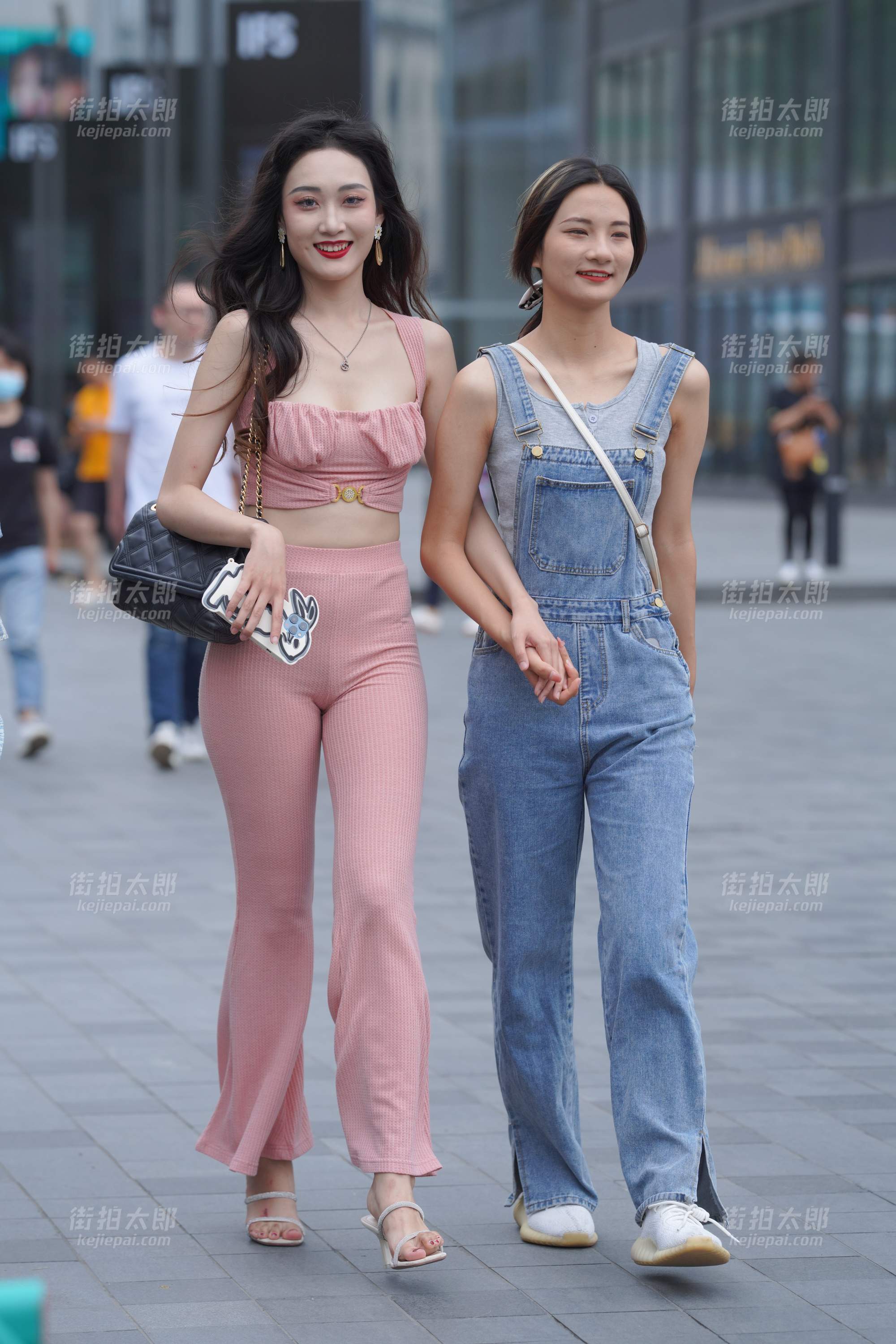 如此美臀 真是寥若晨星210603-35 part1 照片104p+视频23秒