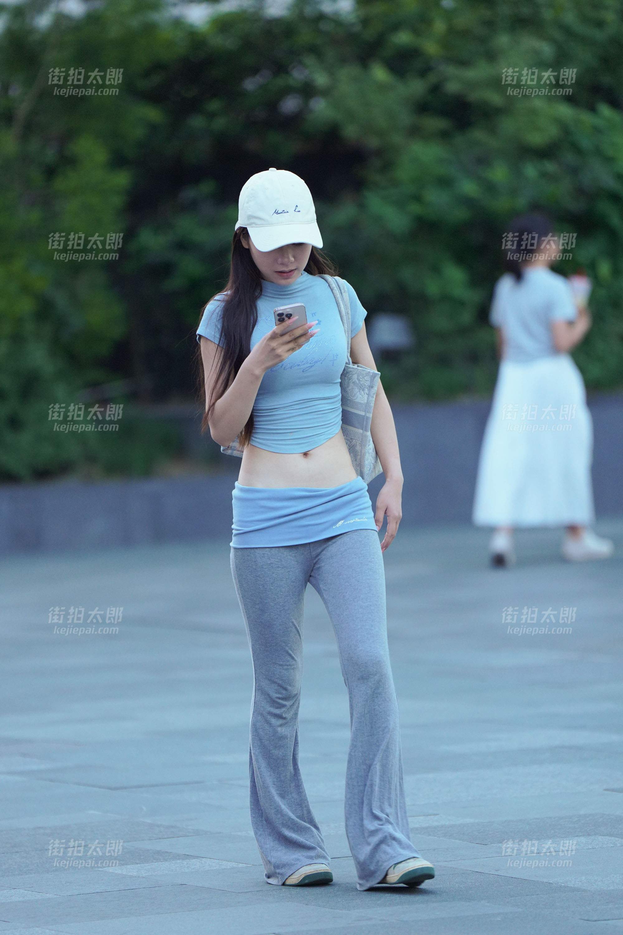250801-11 60p