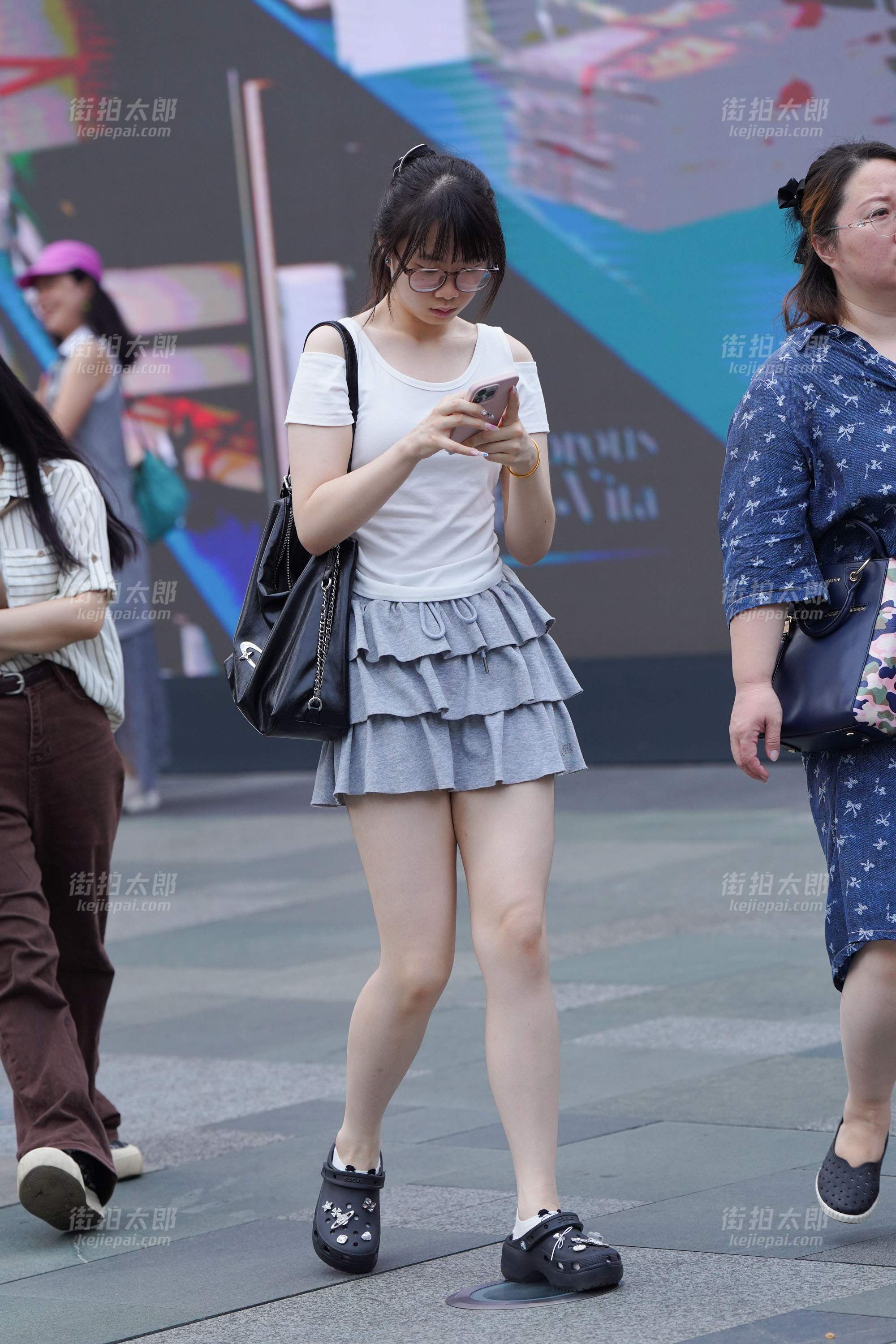 250807-10 38p