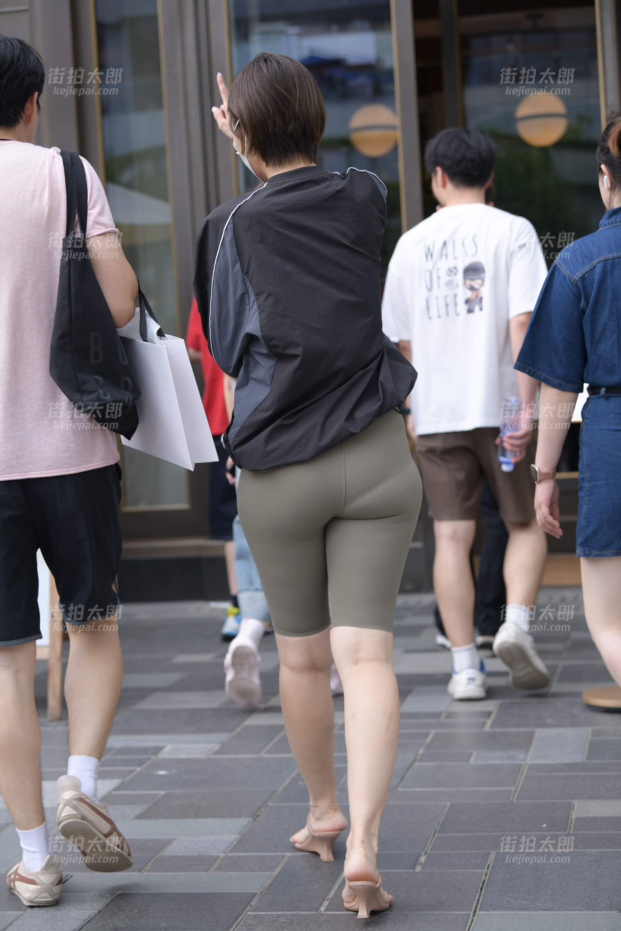 260808-01 48p