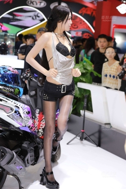 黑亮油丝机车女孩【套图➕视频】