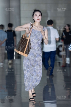 LB006-22P 展会邂逅白嫩气质美脚少妇